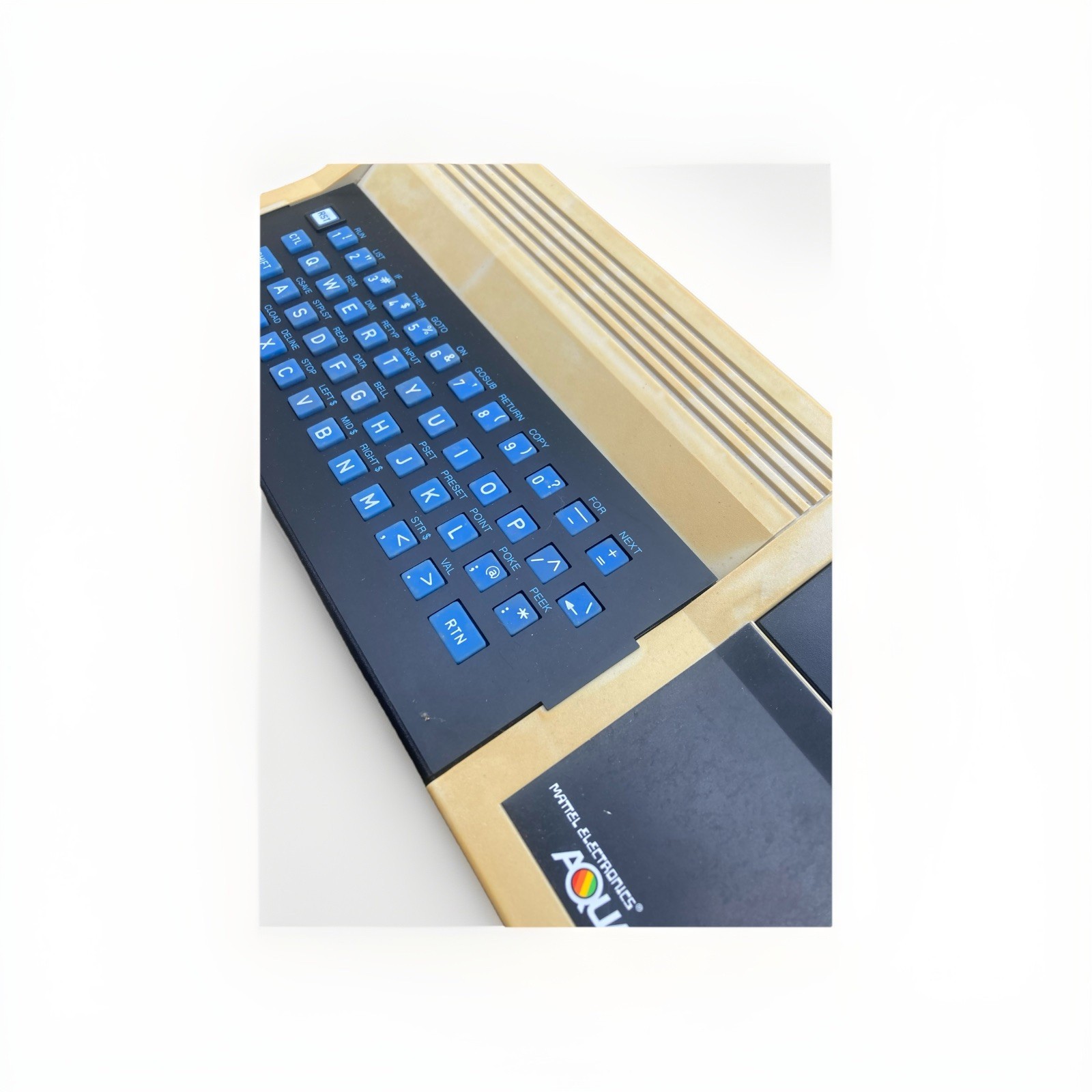 Matel Aquarius Home Computer System Powers On - Image 4